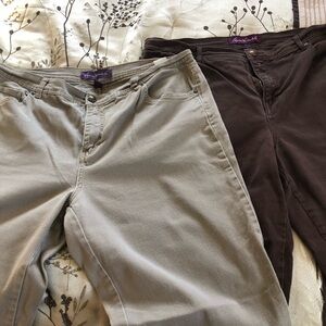 2 pair size 18W women’s Gloria Vanderbilt jeans